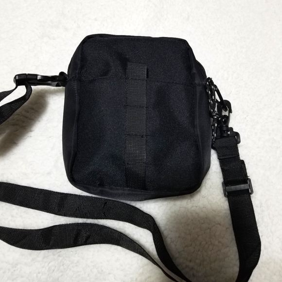 Sold Fashion Instinct Shoulder Sling Bag - Picture 5 of 7